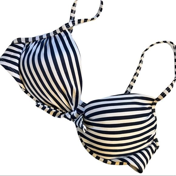 Xhilaration Bikini Top - Picture 1 of 6